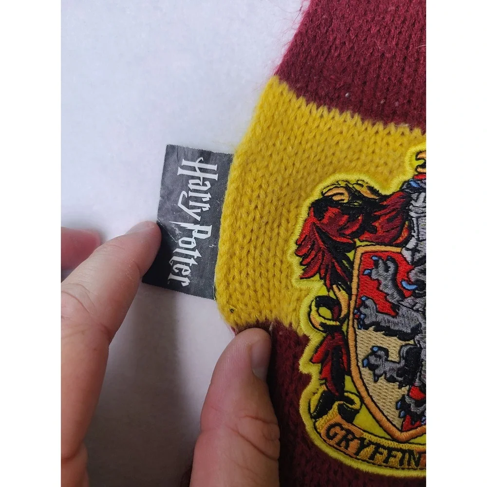 Harry Potter Gryffindor Scarf OS Burgundy Gold Knit House Crest Rubies Costume